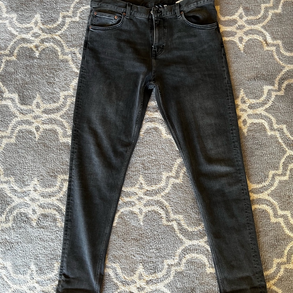Black vintage looking jeans.cotton.medium waste.Slim fit.Tapered leg.Size 34/34.